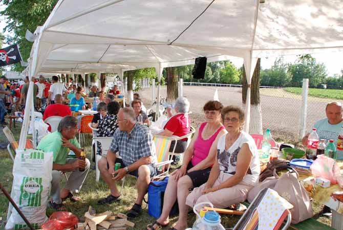 Bográcsost főztek 2016. június 11. képek